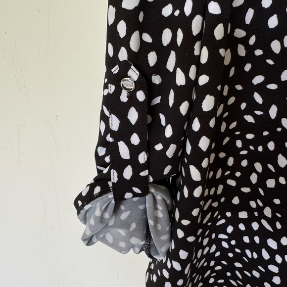 Erin Blair Loose Fitting Blouse - Picture 7 of 7